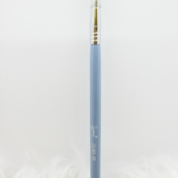 SIGMA E05 EYELINER BRUSH - LIGHT BLUE CHROME - Picture 3 of 4